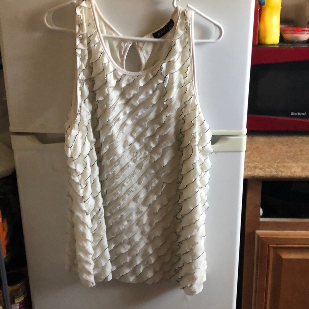Sleeveless blouse